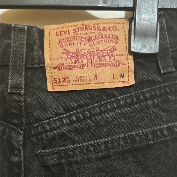 Vintage Levi’s Slim Fit Size 9M Black Denim Women's Shorts!! - Picture 5 of 10
